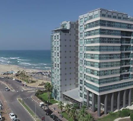 Oceanus Apartment Hotel Herzelia Екстериор снимка