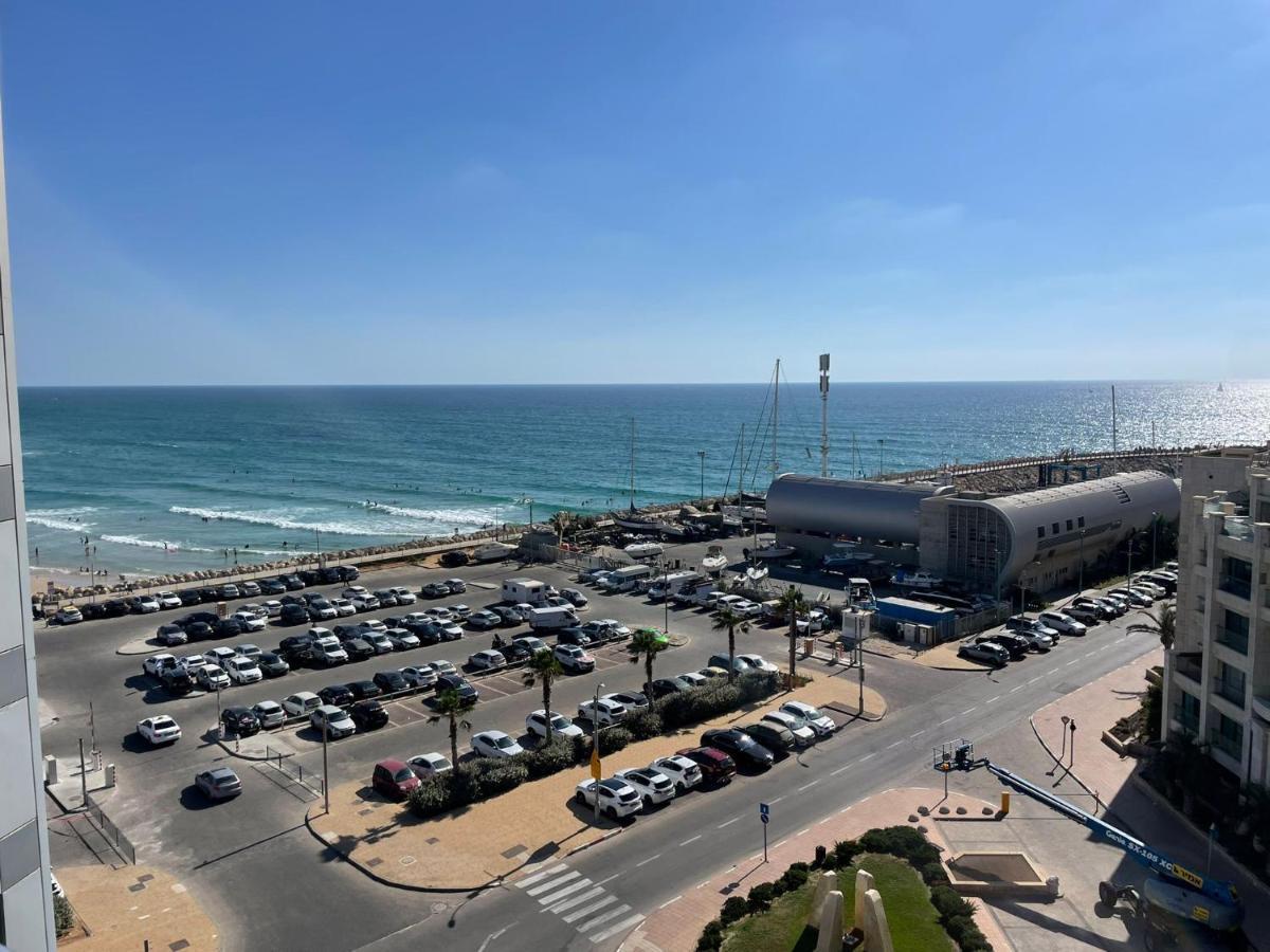 Oceanus Apartment Hotel Herzelia Екстериор снимка