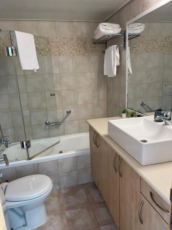 Oceanus Apartment Hotel Herzelia Екстериор снимка